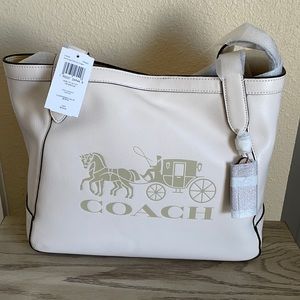 NWT coach tote with horse and carriage